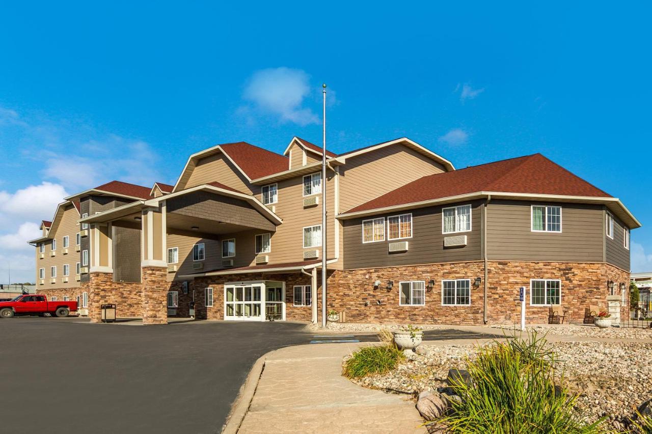 Red Roof Inn & Suites Omaha - Council Bluffs Exterior photo
