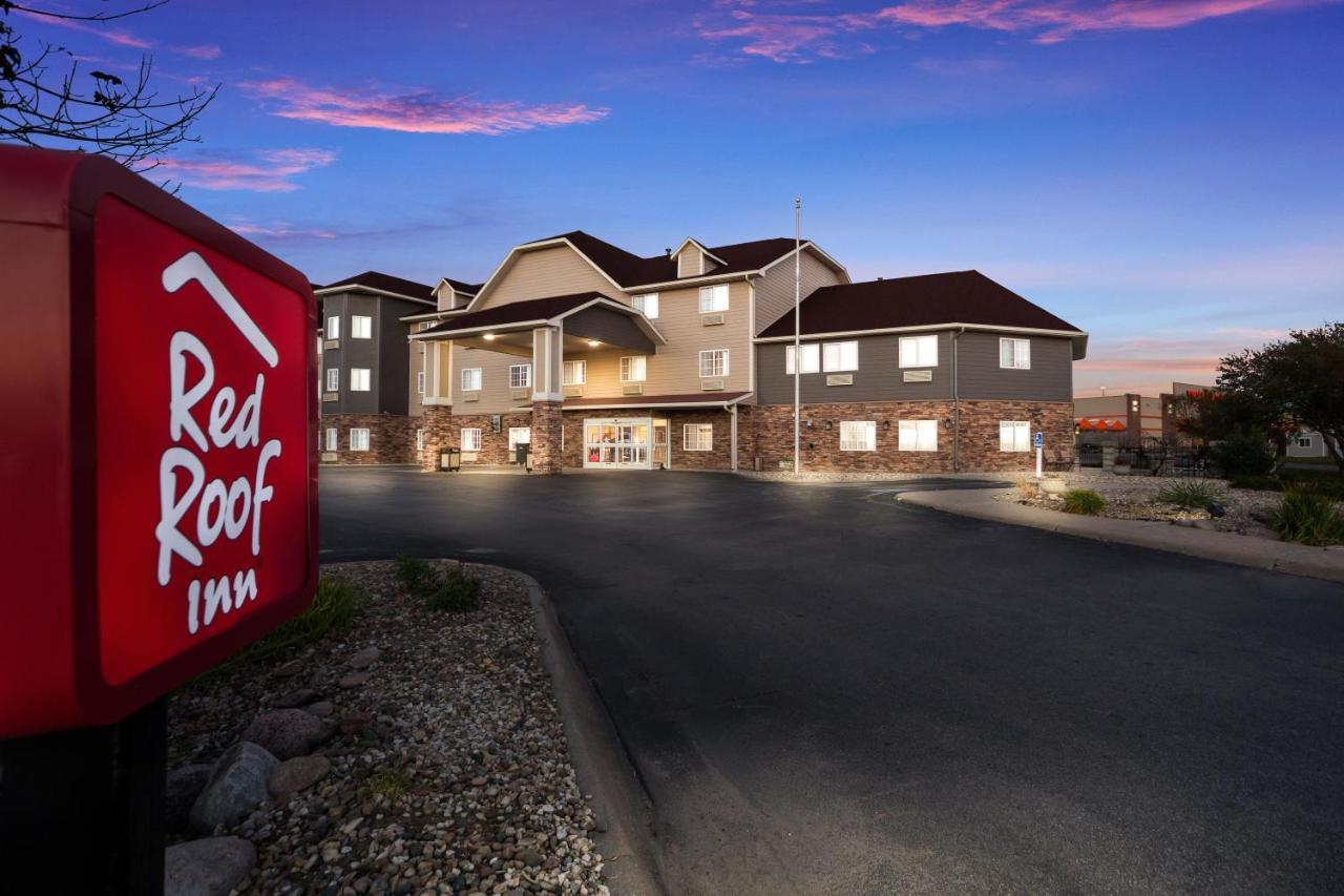Red Roof Inn & Suites Omaha - Council Bluffs Exterior photo